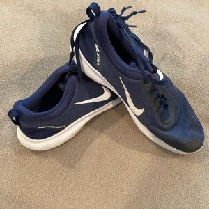 Nike Flex Experience 8 Boys' Sneakers, size 7.5